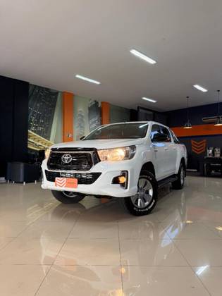 TOYOTA HILUX 2.8 SR 4X4 CD 16V DIESEL 4P AUTOMÁTICO